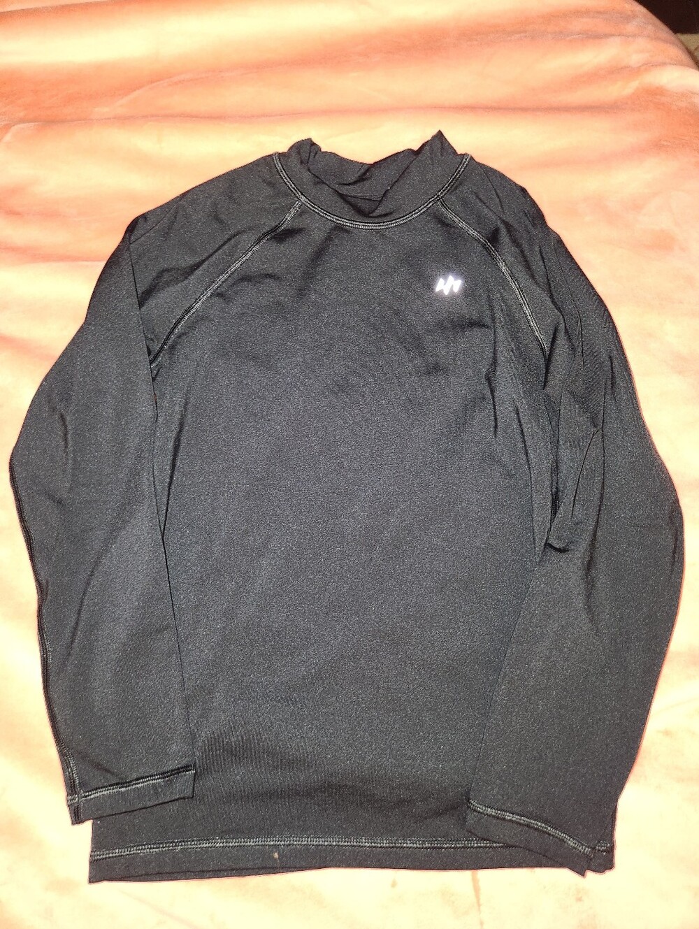 Ewedoos Youth Black Long Sleeve Thermal Performance Top Size Medium
